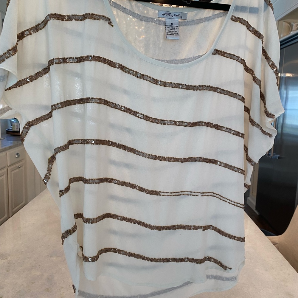 Short sleeve dolman with sequins